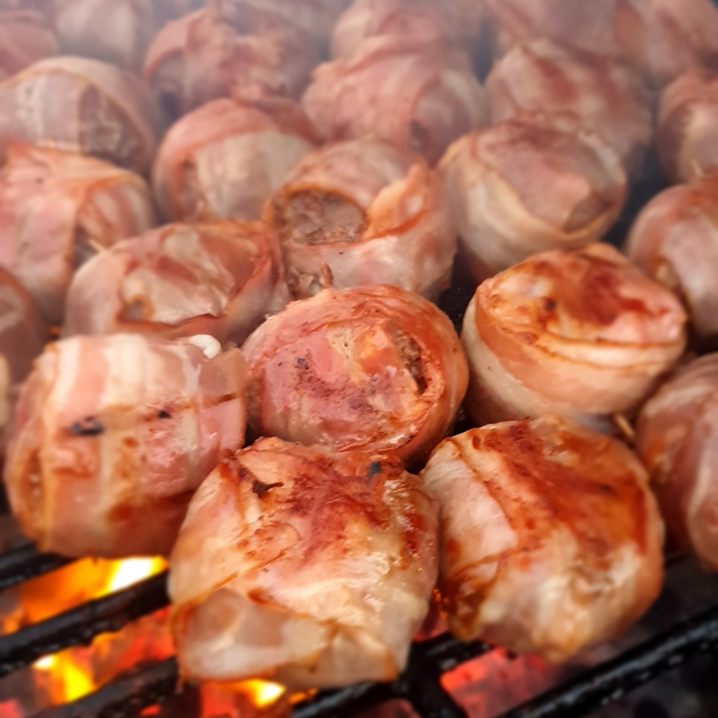Lieve Boterhuisvrienden
De weekschotels van deze week zijn:

8 juni t/m 14 juni
- Moinkballs met friet en salade
- Penne rigatte met gegrilde aubergine, cajunkruiden en geitenkaas

Op maandag 10,75, de rest van de week 11,75
op=op