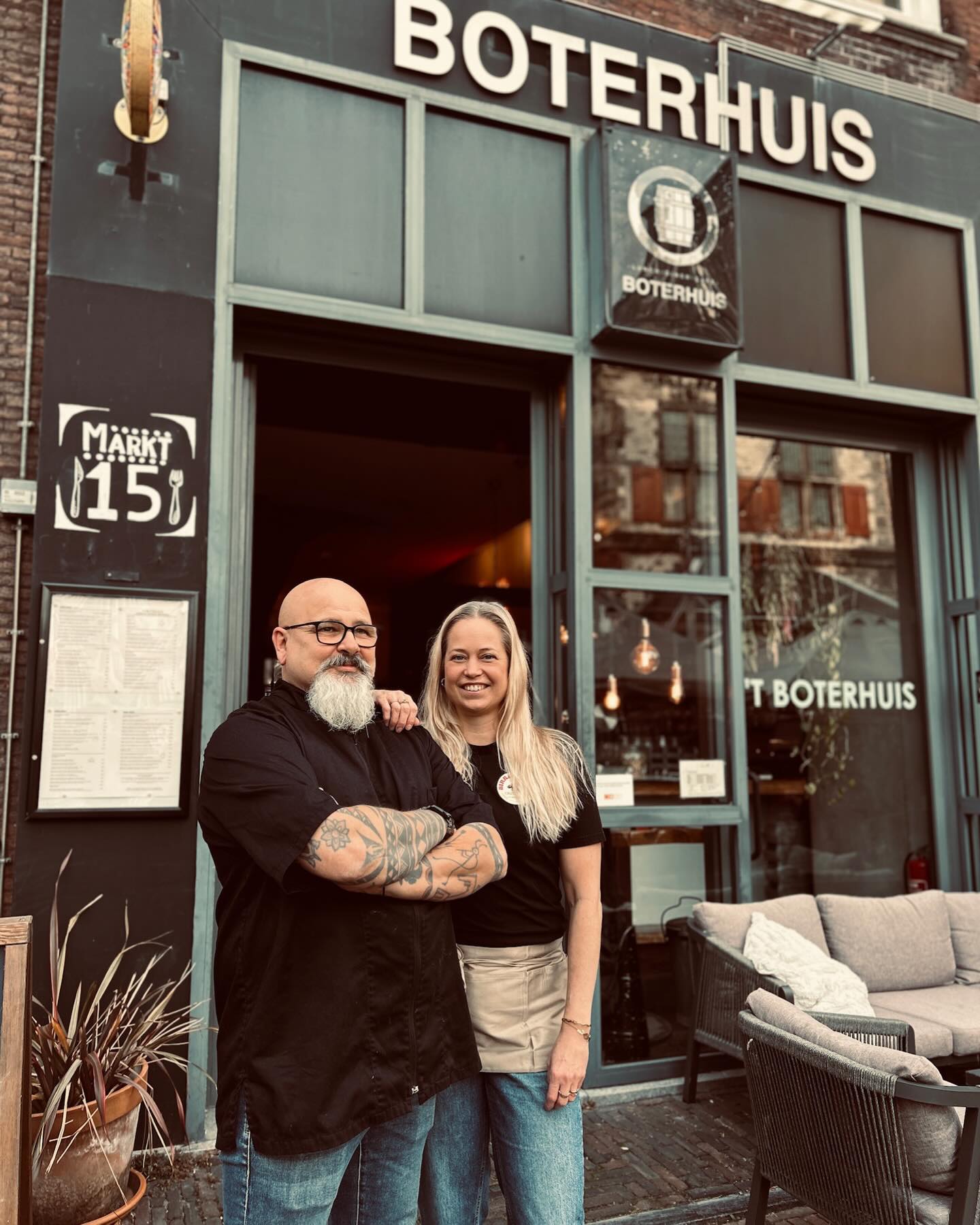 Bedankt voor deze heerlijke kerst. Wij maken ons klaar voor het einde van het jaar! 

31 december zijn we open voor diner 🎇

15 januari is de PUBQUIZ om 20u. Hiervoor kun je je nog inschrijven:
💃🏼Max 5 man per team
💰10,- per team incl een Hollandse plank 
📩mail nu boterhuisdelft@ziggo.nl 

vol=vol!