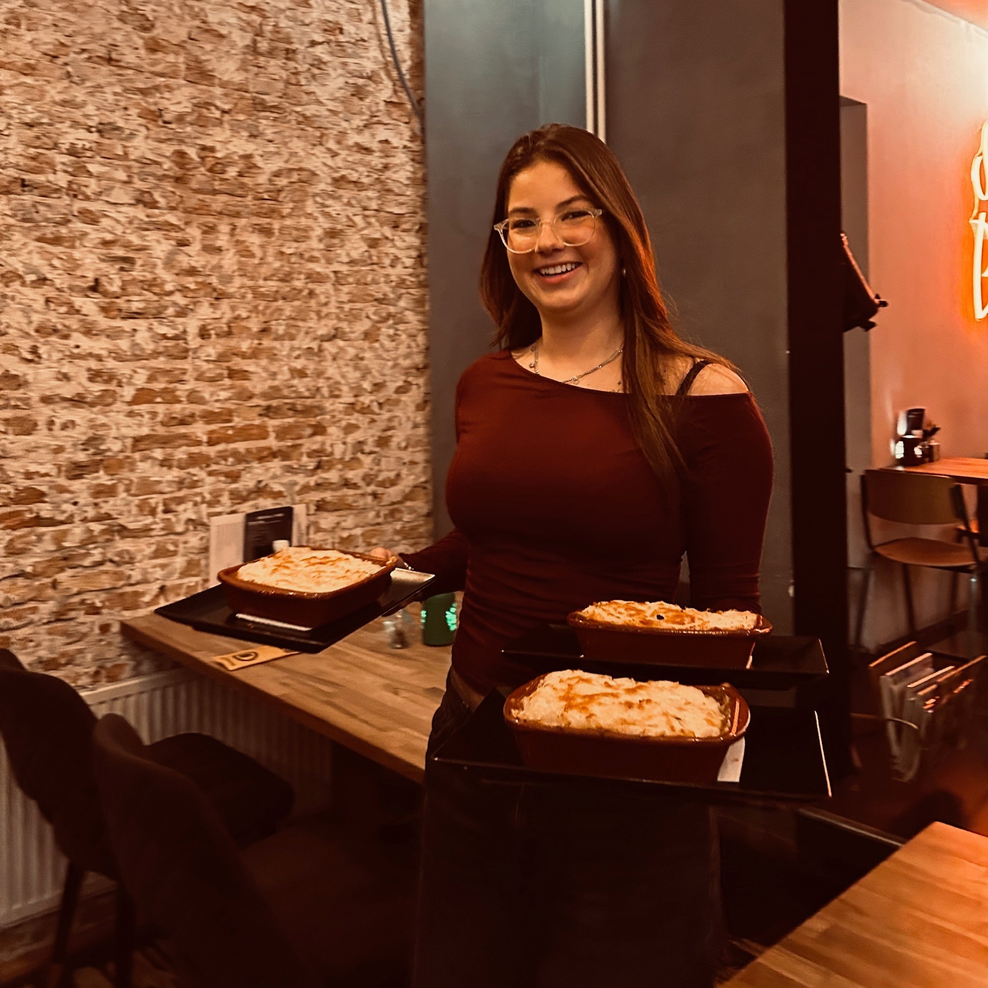 Lieve Boterhuisvrienden
De weekschotels van deze week zijn:

25 mei t/m 31 mei
Lasagne met chorizo en een salade
Vis “shaslick” met tzaziki, friet en salade

Op maandag 10,75, de rest van de week 11,75
op=op